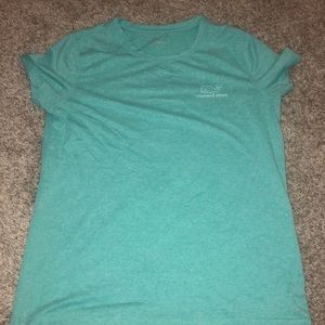 Women’s performance vineyard vines tee